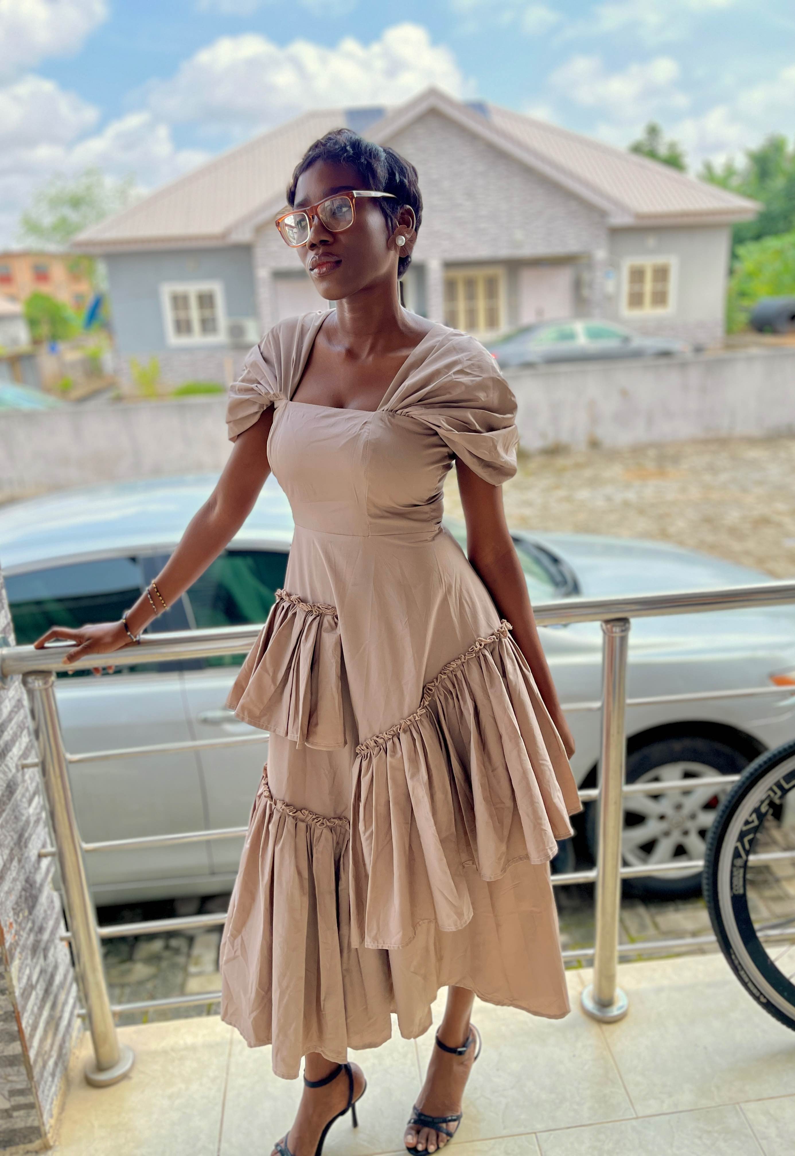 Mona Axis Dress – Sculptural Silhouette With Contouring Gathers