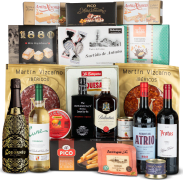 Lote de Navidad Nº17 - Ginebra, Whisky Ballantine's y Surtido de Vinos + Embutido Loncheado y Queso