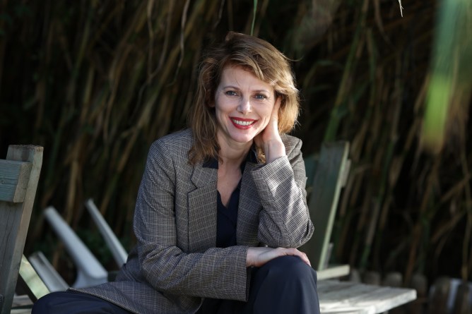 Yalangoch modellar va chiroyli qizlarning fotosuratlari