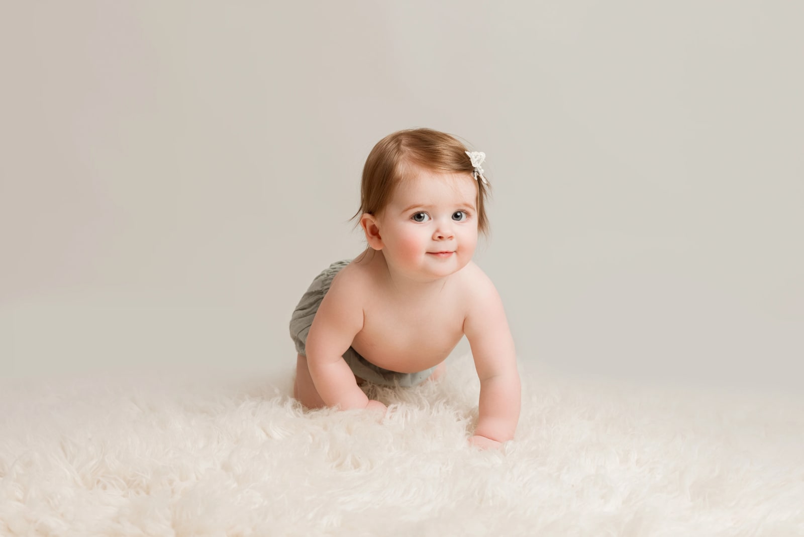 6 Months Old Baby Crawling