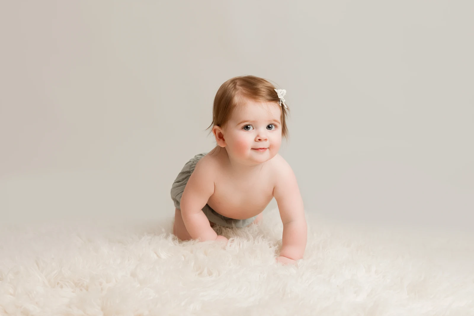 6 Months Old Baby Crawling