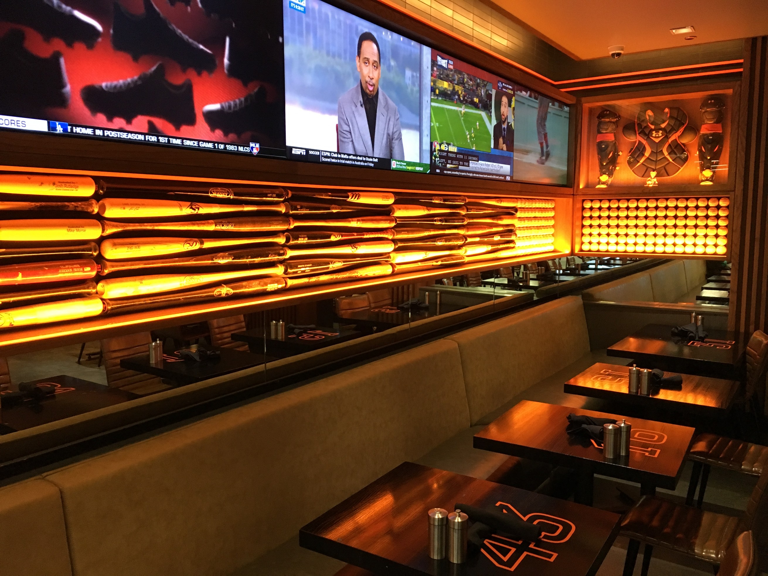 Priority Pass SF Giants Clubhouse Lounge Review