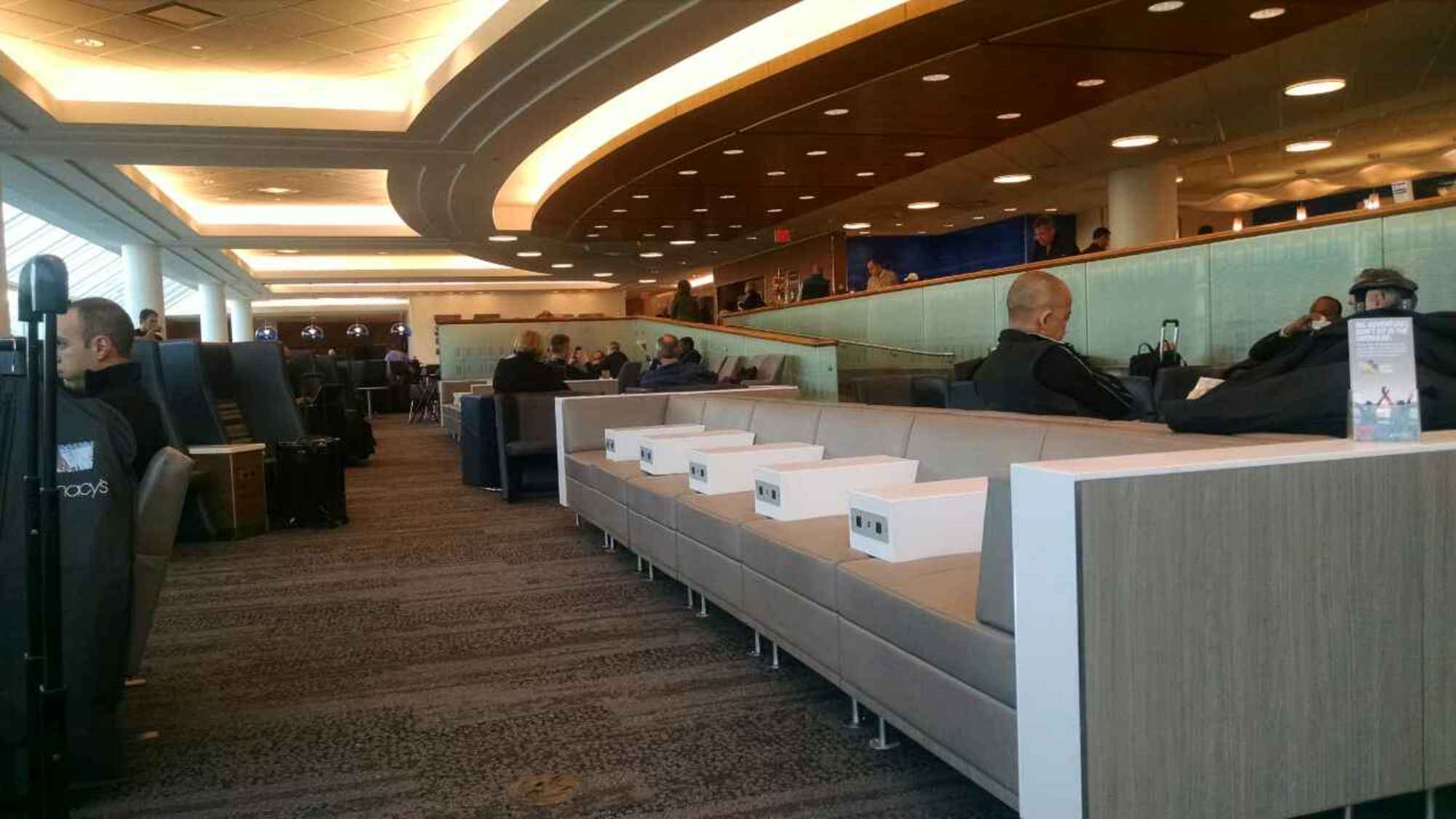 Msp Delta Air Lines Delta Sky Club Reviews And Photos Terminal 1