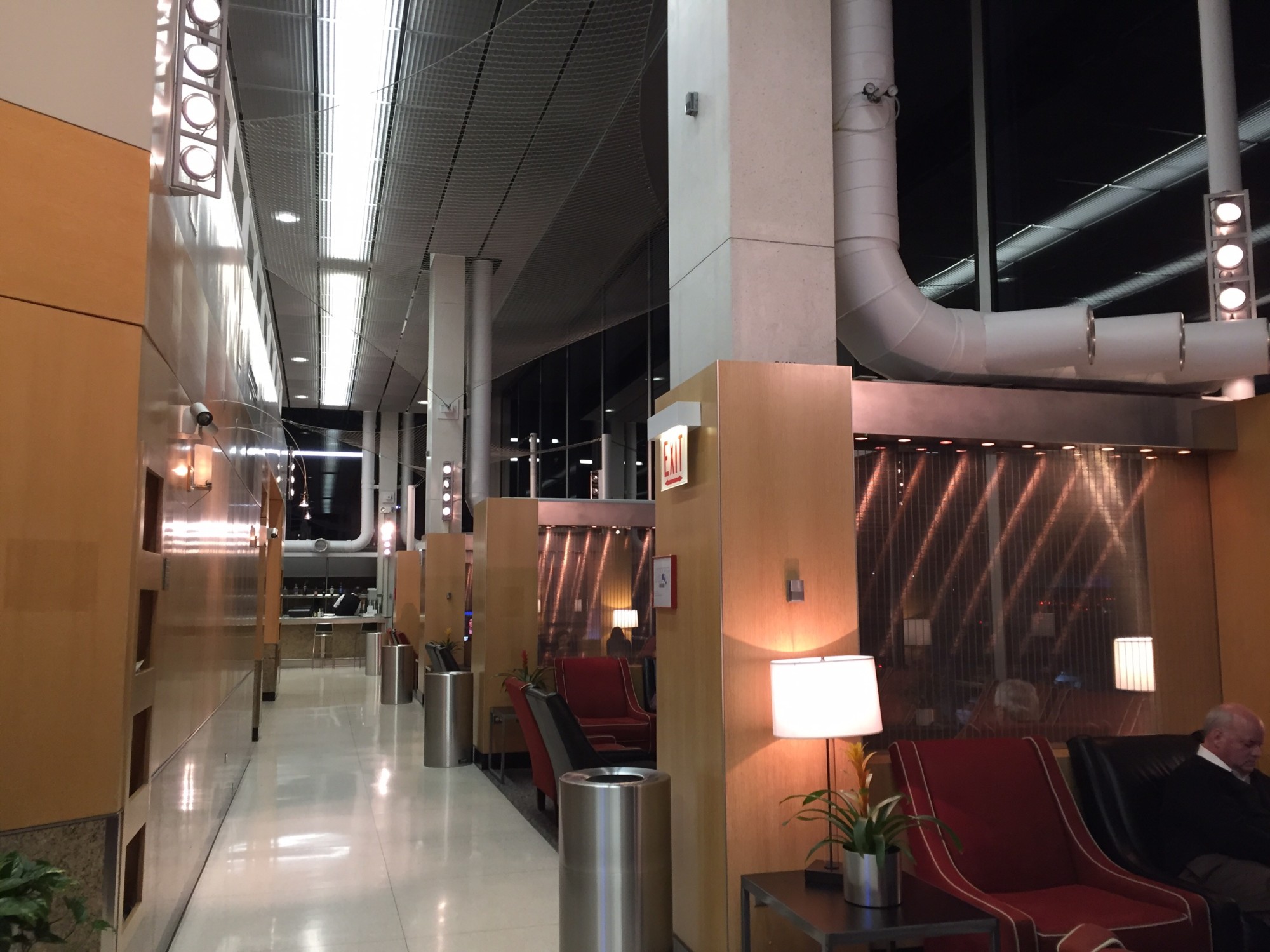 ORD American Airlines Admirals Club Reviews & Photos Terminal 3