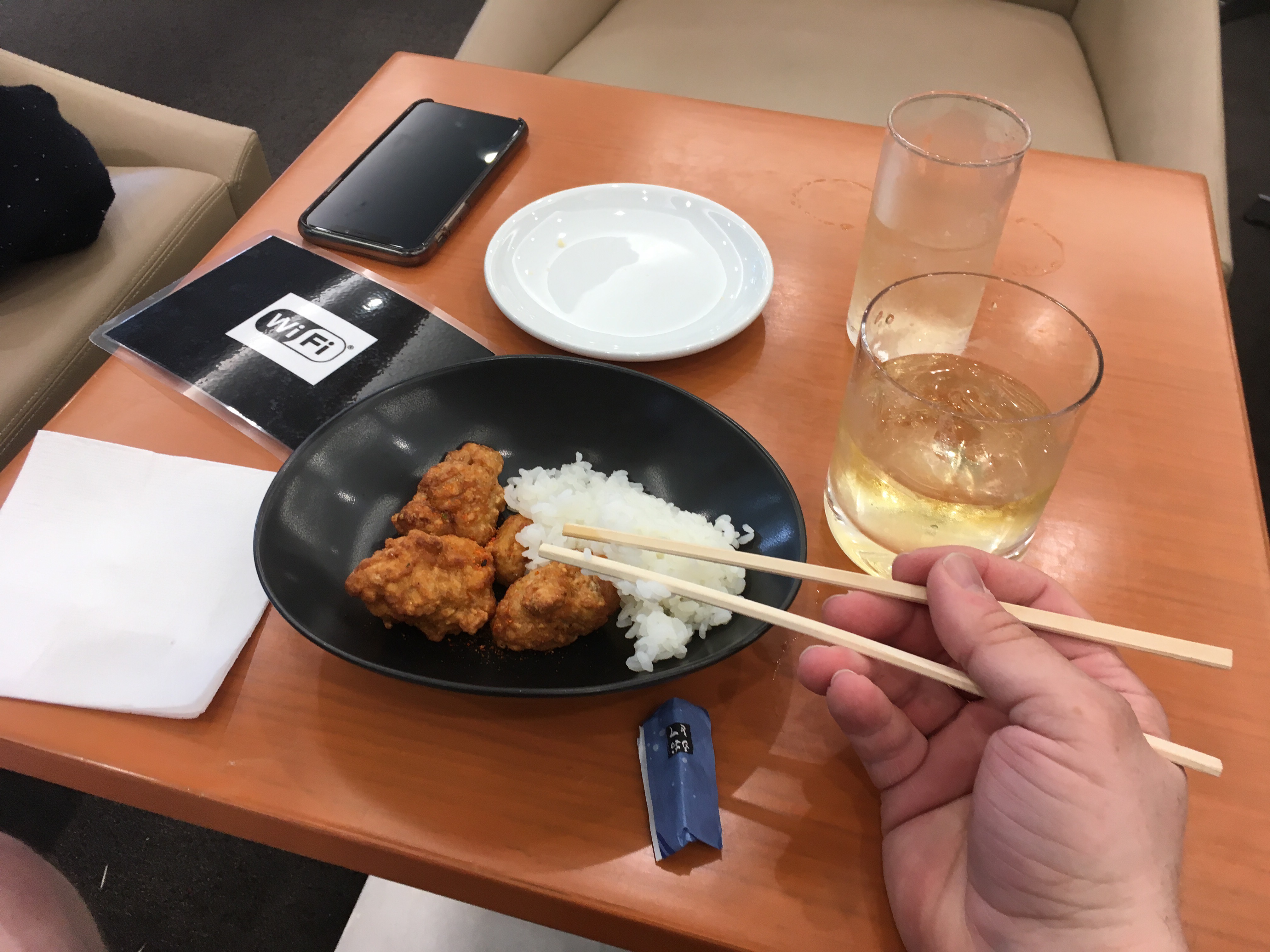 HNL: Japan Airlines JAL Sakura Lounge / American Airlines Admirals Club  Reviews & Photos - Terminal 2, Daniel K. Inouye Honolulu International  Airport | LoungeBuddy