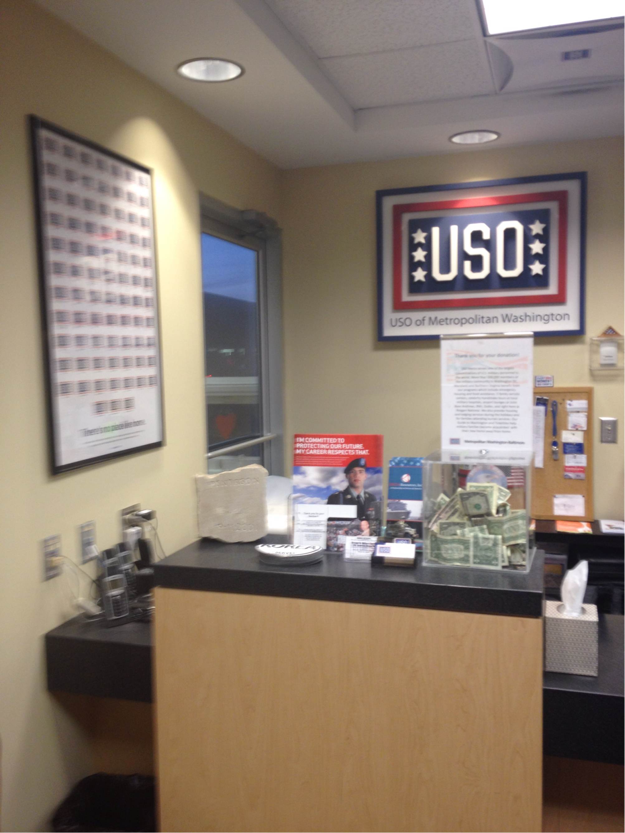 DCA: USO Lounge Reviews & Photos - Terminal A, Ronald Reagan Washington  National Airport | LoungeBuddy