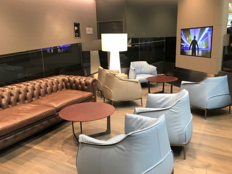 LIN: Club  - Sala Leonardo Reviews & Photos - Main Terminal, Milan  Linate Airport | LoungeBuddy