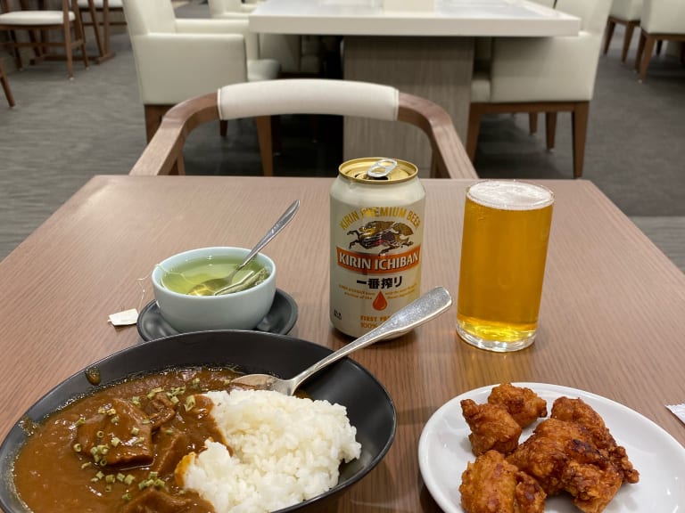 HNL: Japan Airlines JAL Sakura Lounge / American Airlines Admirals Club  Reviews & Photos - Terminal 2, Daniel K. Inouye Honolulu International  Airport | LoungeBuddy