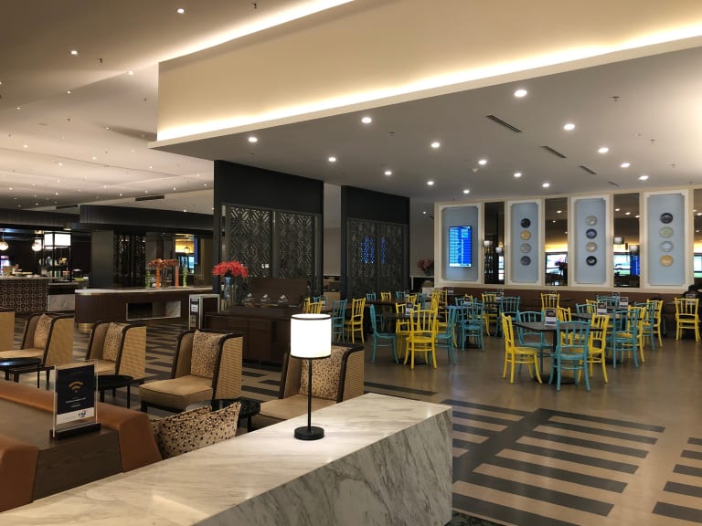 KUL Malaysia Airlines Golden Business Class Lounge Reviews & Photos