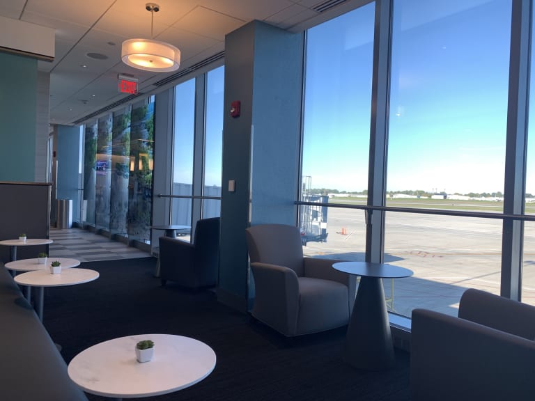 BUF: The Club BUF Reviews Photos - Main Terminal, Buffalo Niagara International Airport | LoungeBuddy
