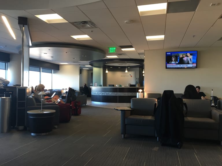 houston airport lounges amex