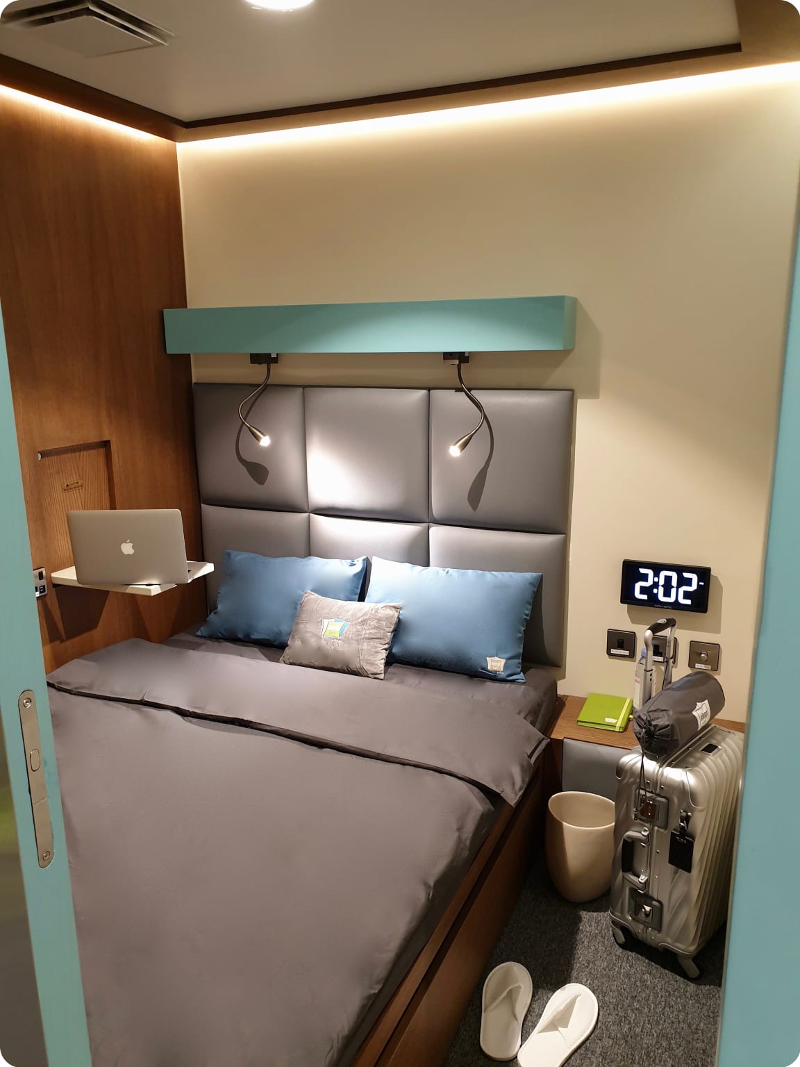 LoungePair — Bid For Lounge Access At sleep 'n fly YAWN Double Cabin