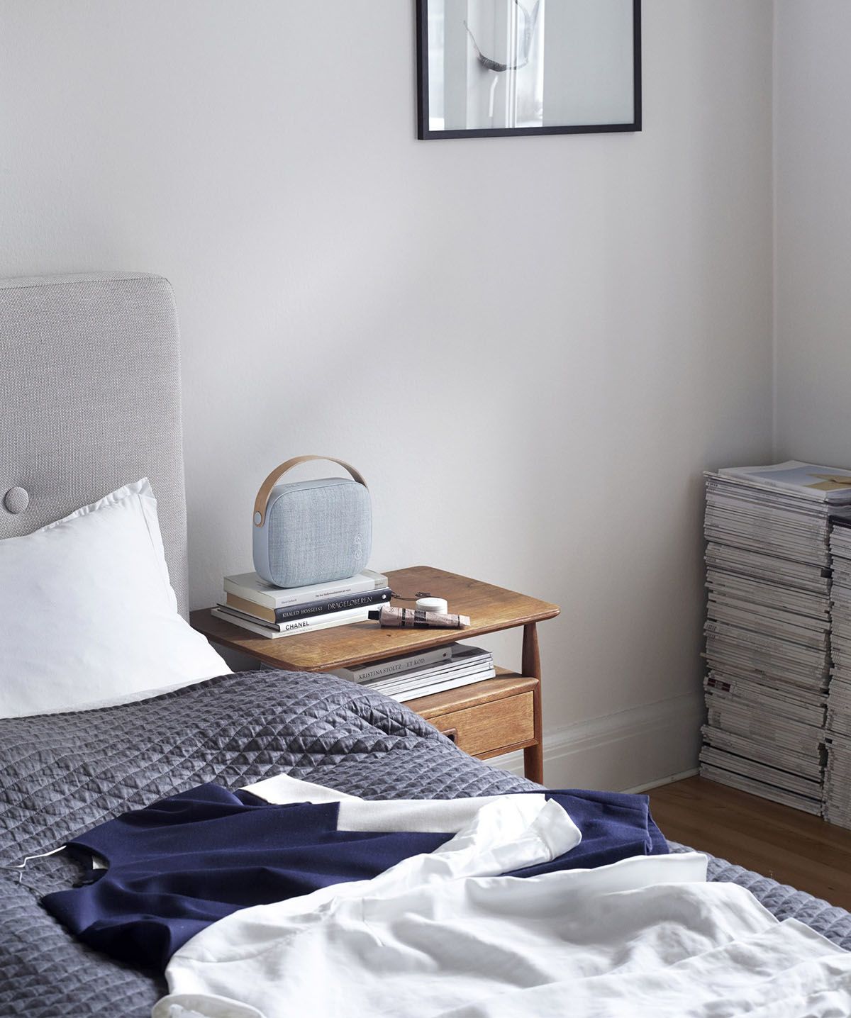 Smartphones on the pillow: from apps 10 In 1 Flip Pillow @ Sharper Image