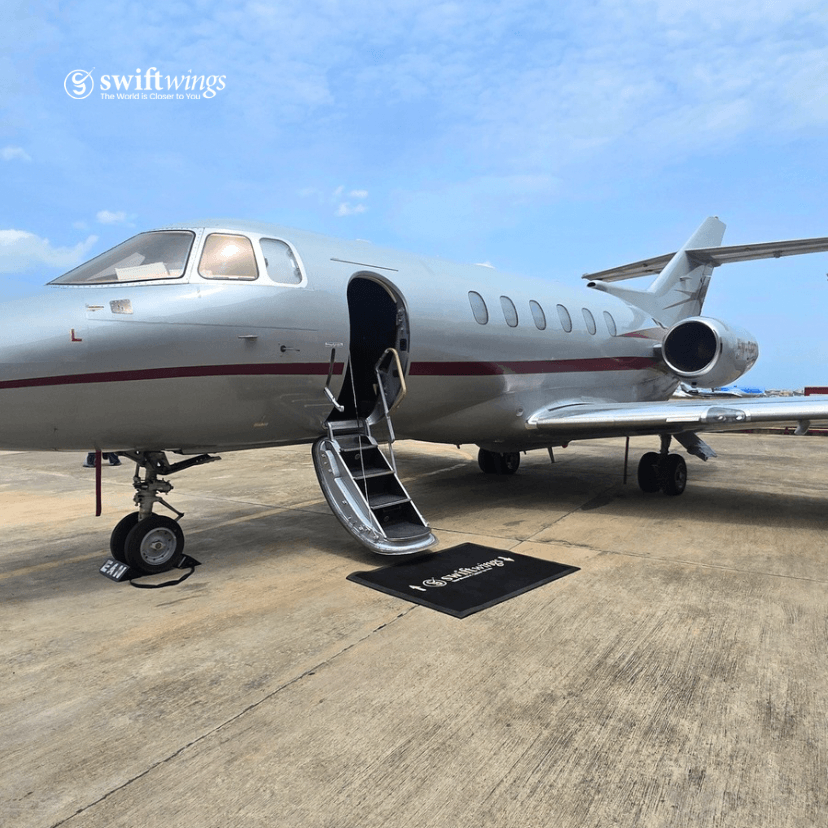 Hawker Beechcraft Cooperation Hawker 800XP view 1