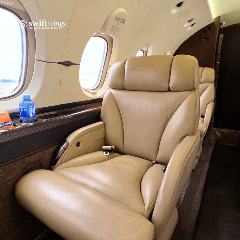 Hawker Beechcraft Cooperation Hawker 800XP thumbnail 2
