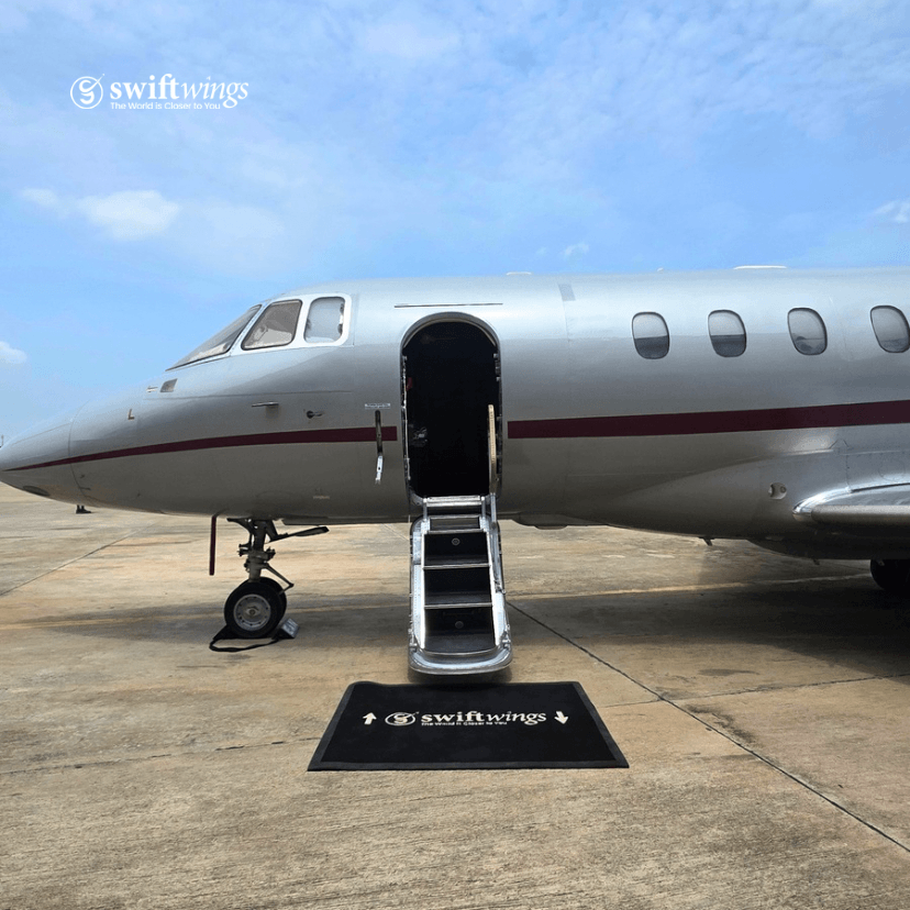 Hawker Beechcraft Cooperation Hawker 800XP thumbnail 3