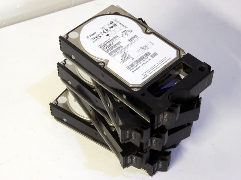 Server RAID style removable hard disks/drives in caddies