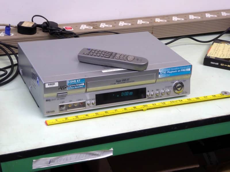 Fully practical VHS player (JVC)