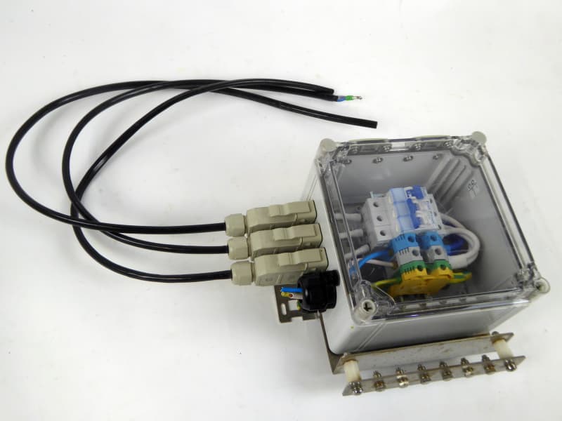 Transparent fronted waterproof electrical junction box with 3 x chunky connectors & busbar
