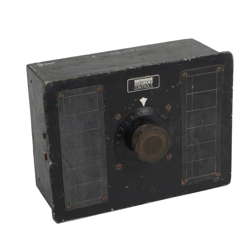 Babcock Controls black period control box with large calibrated knob