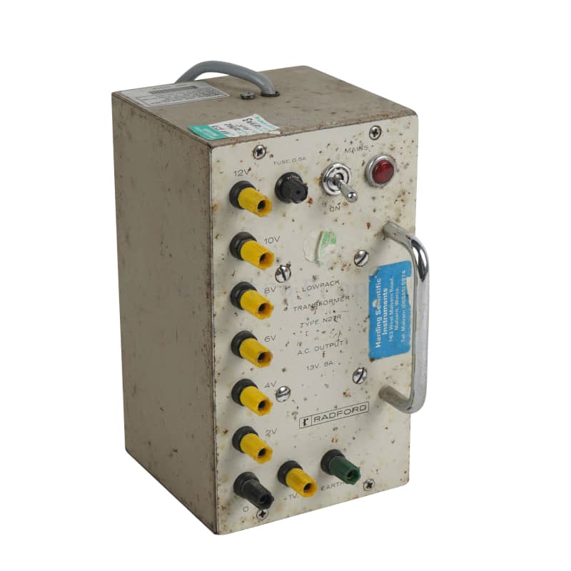 Low voltage laboratory AC power supply