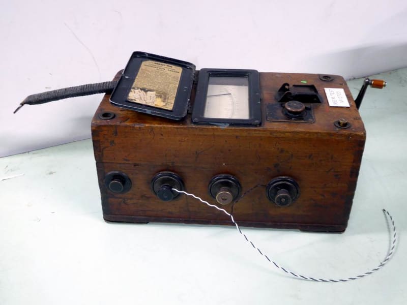 Vintage electrical leakage safety tester/ electric shock torture machine