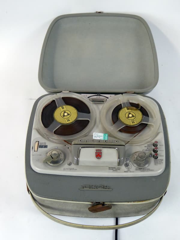 Practical 1960s portable Grundig reel to reel tape recorder 