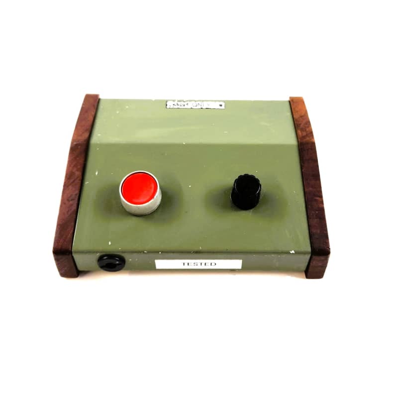 Desktop red button & knob box in Khaki with wooden cheeks