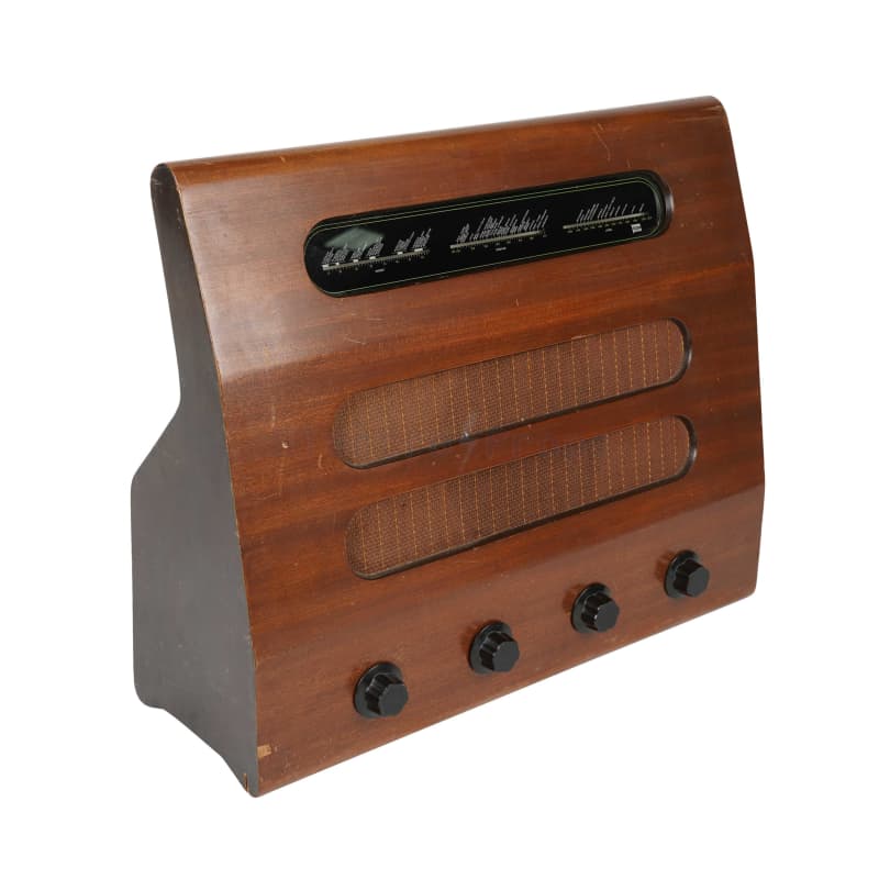 Murphy A122 wooden valve radio from 1946