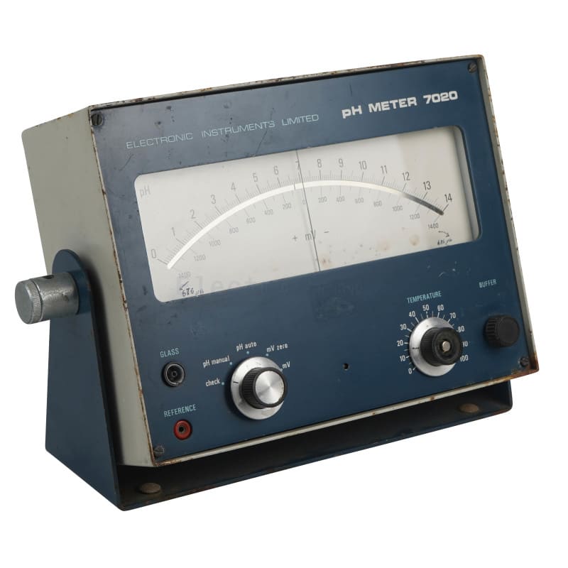 Giant laboratory analog Ph meter