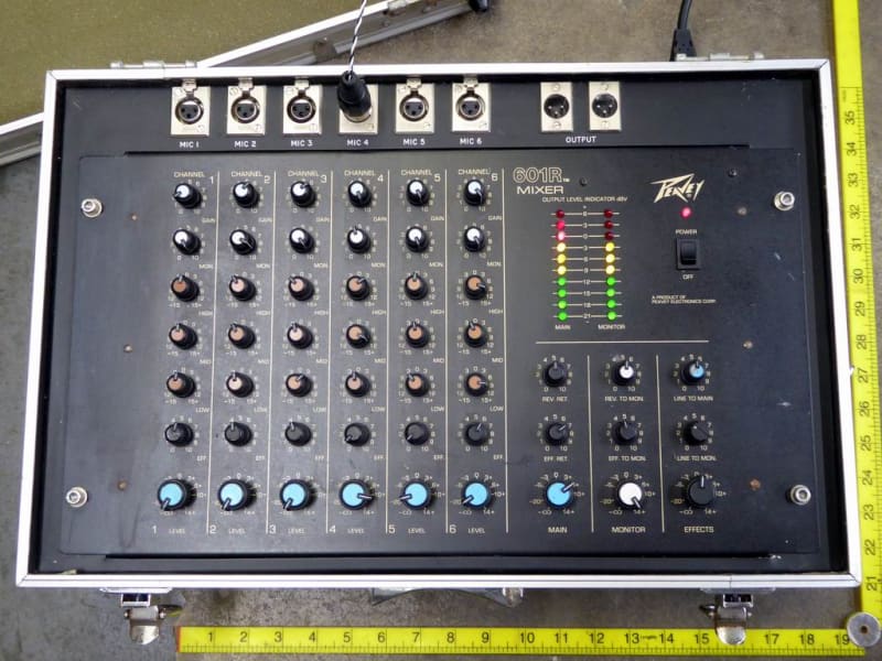 Peavey portable audio mixer in brief case