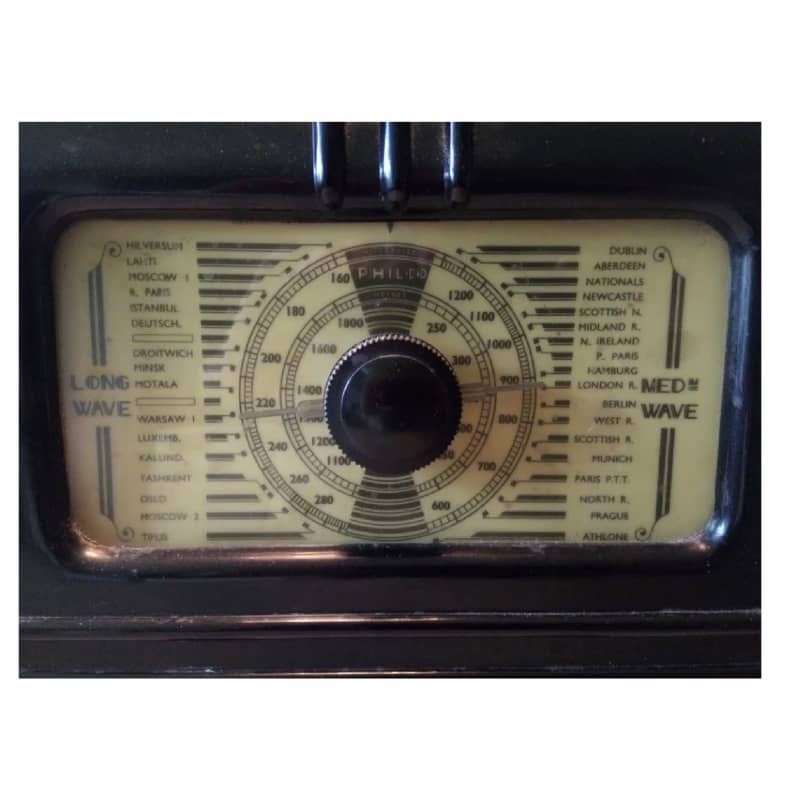 VINTAGE 1930's PHILCO 444 Cathedral BAKELITE RADIO (Non Practical)