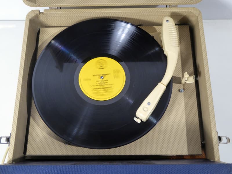 Practical 1950s-1960s Dansette style vinyl record player / gramophone