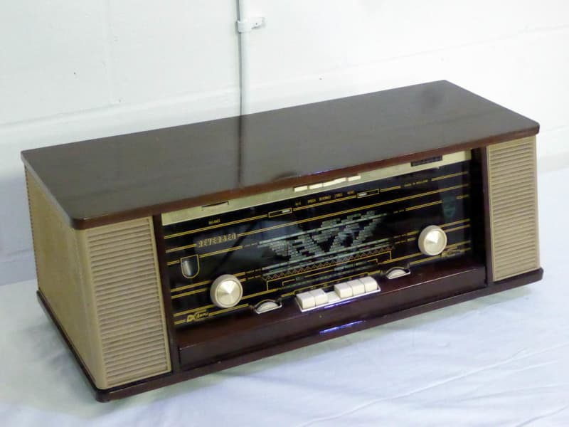 1960s Philips Reverbeo radio in polished wooden cabinet with large tuning  scale