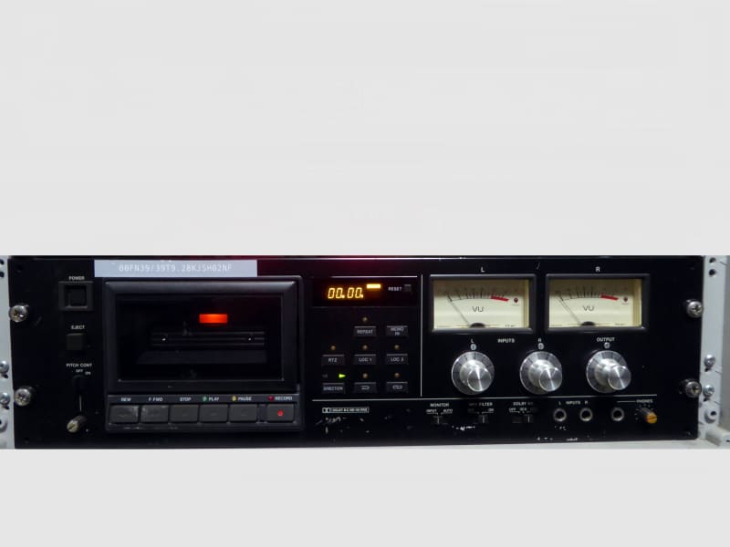 Practical professional rack mount black cassette tape deck