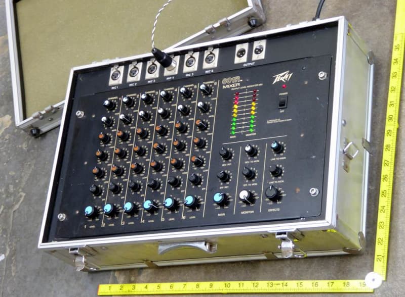 Peavey portable audio mixer in brief case