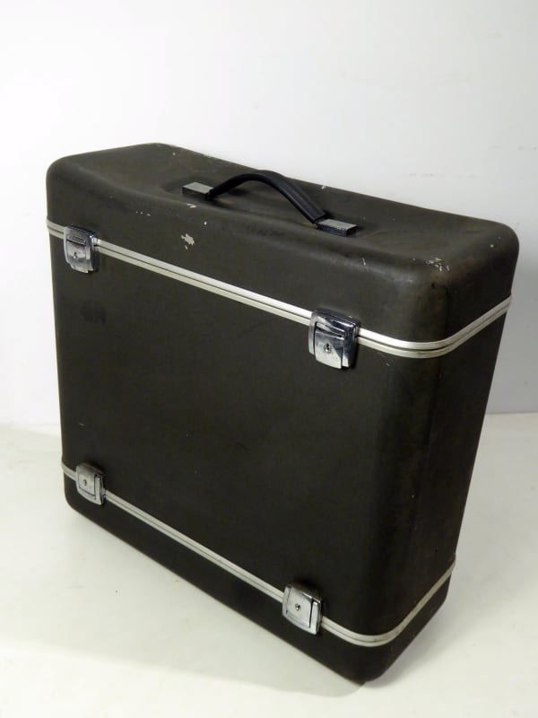 Practical flight case containing keypad, LCD display, strip printer, LEDs