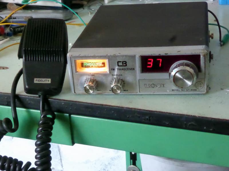 Practical in-vehicle or base station CB radio with curly mic & red LED channel number