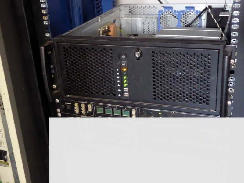 Practical rack mount server with honeycomb grill & LEDs