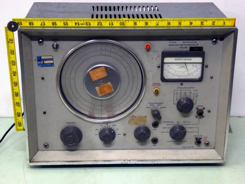 Practical 1960s period laboratory oscillator/radio test set