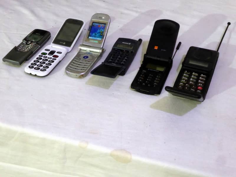 Assorted flip open or slide open mobile phones