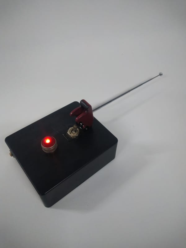 Handheld remote control detonator box prop with telescopic aerial