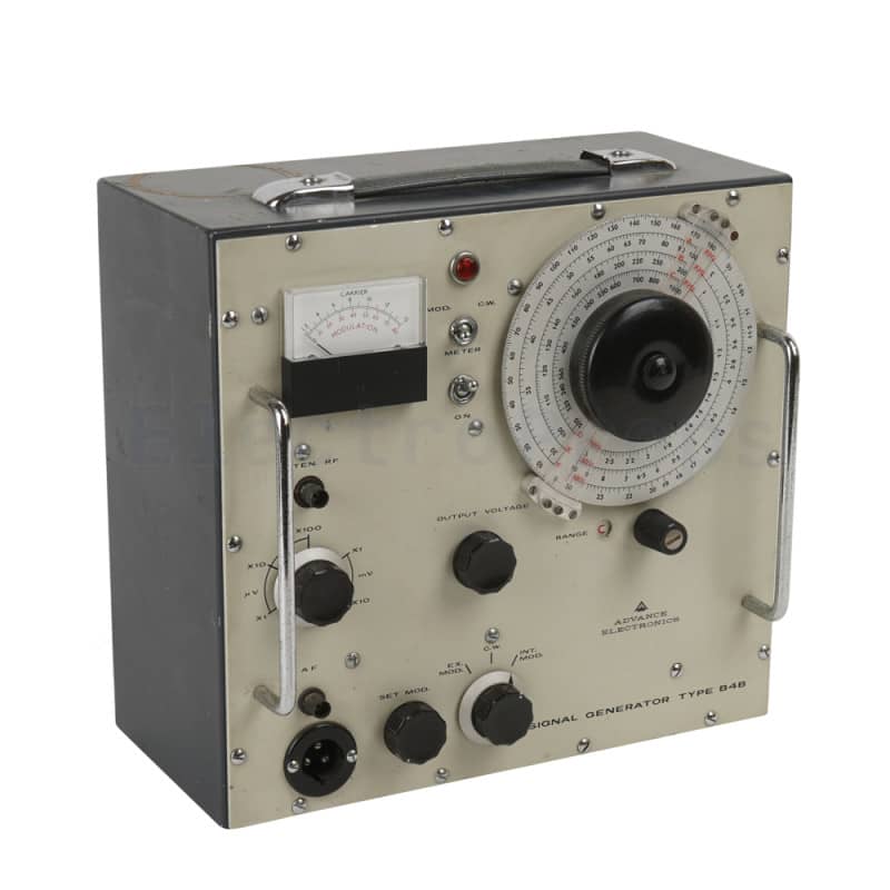 Signal Generator (type 848) with large dial