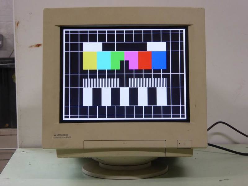 Practical rollbar free PC computer VGA CRT style 17