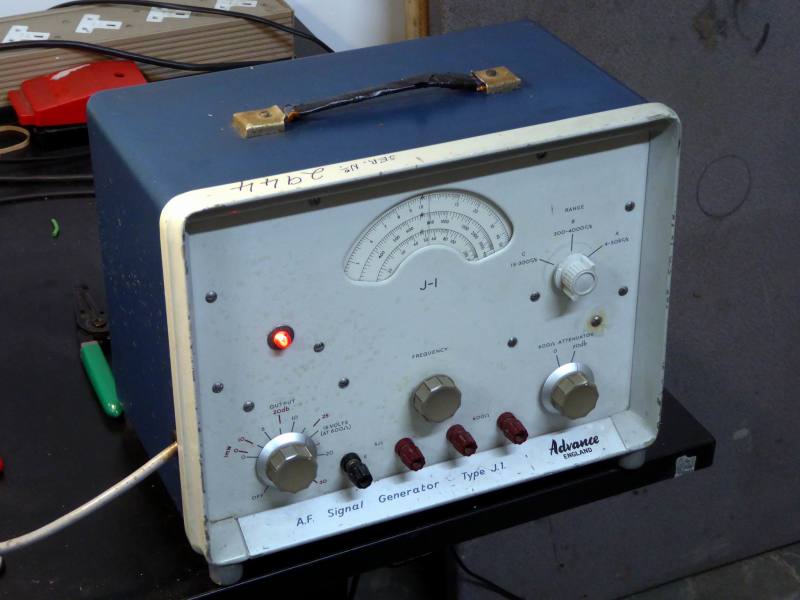 Practical Advance J1 audio signal generator