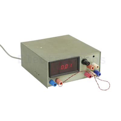 Practical laboratory power supply with red LED digital meter