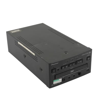 Professional Pioneer genlockable DVD player for roll-bar prevention on CRT monitors