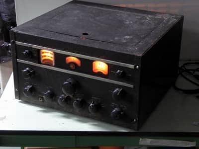 Practical world war 2 RCA AR88 military radio receiver