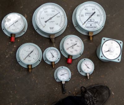 Example selection of Genuine navy pressure gauges & dials