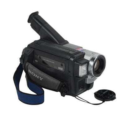 Practical 1990s Hi-8 video camcorder with viewfinder & fold-out colour screen